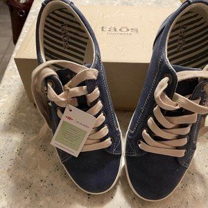 TAOS Star Blue Wash Canvas Shoes - NEW in box